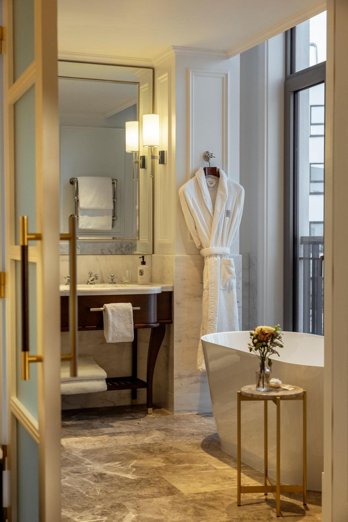 Corinthia Grand Hotel Astoria Bruselas Exterior foto
